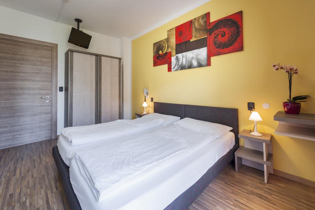 Hotel Garni Ischia Malcesine Habitación foto