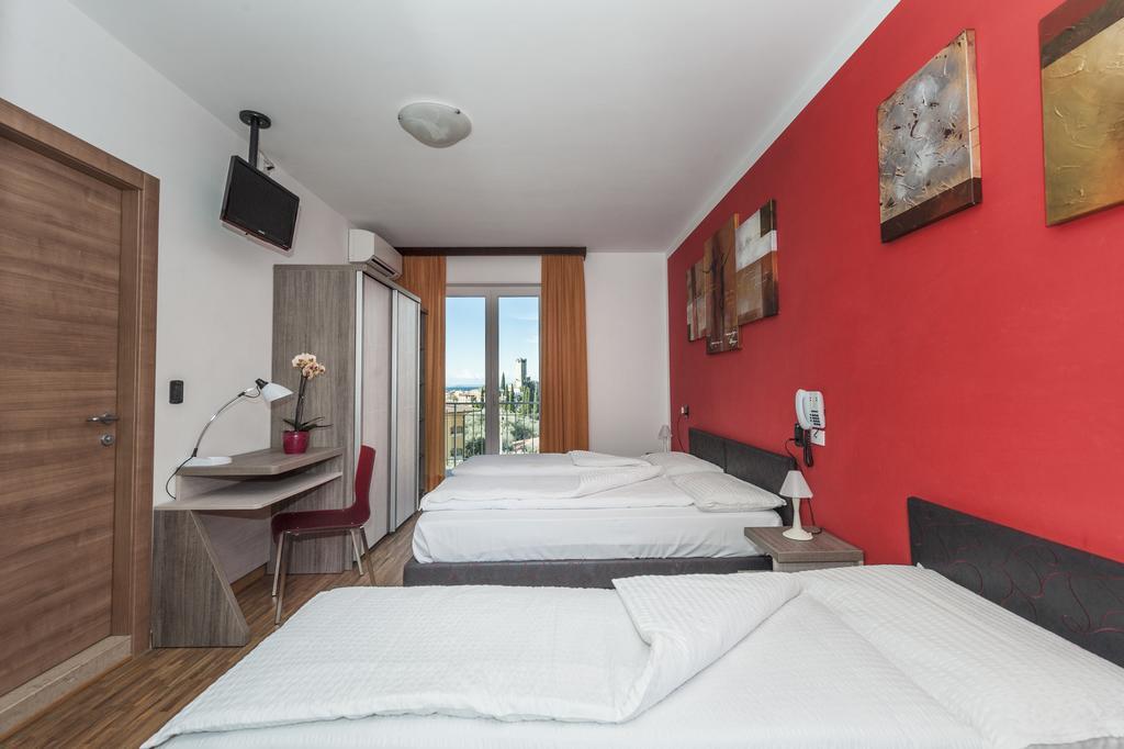Hotel Garni Ischia Malcesine Habitación foto